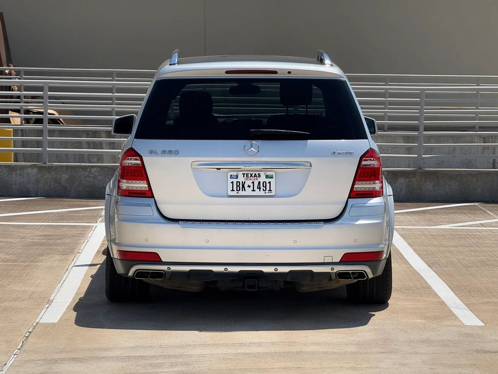 Used 2011 Mercedes-Benz GL 550 4MATIC image 6