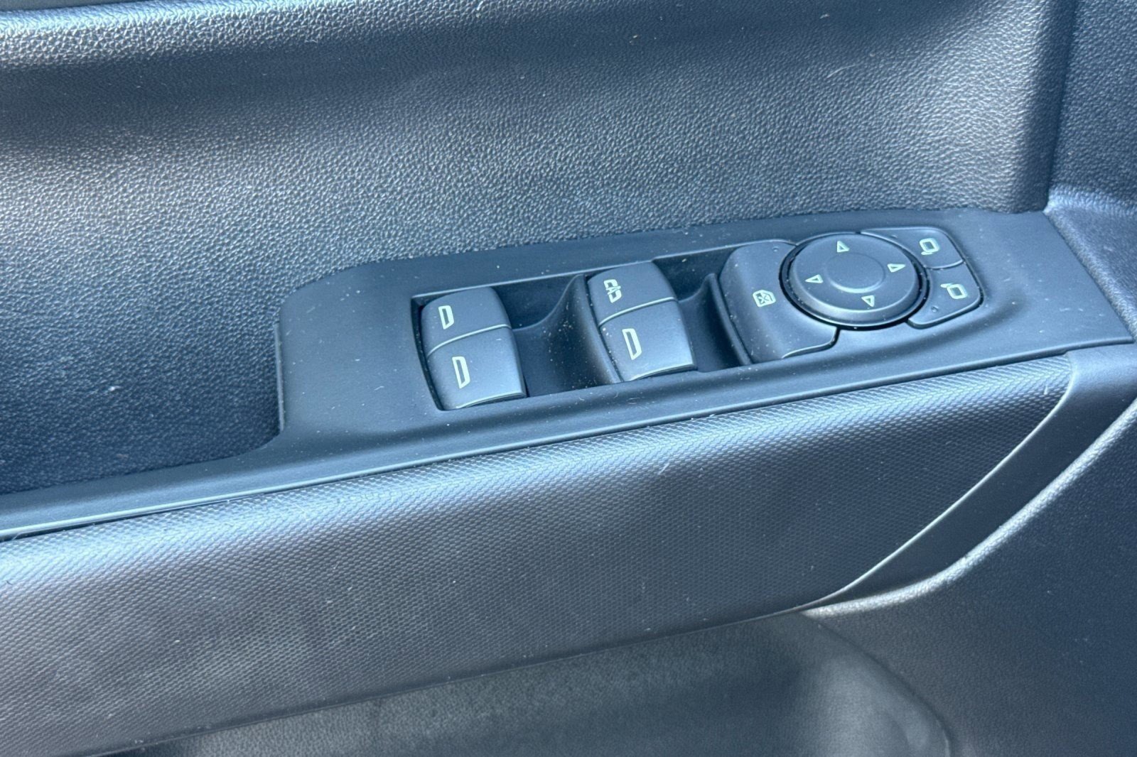 Used 2024 Chevrolet Silverado 1500 Custom Trail Boss w/ Turbomax Blackout Package image 13