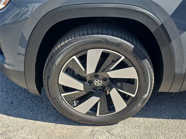 New 2026 Volkswagen Atlas Cross Sport SE image 9