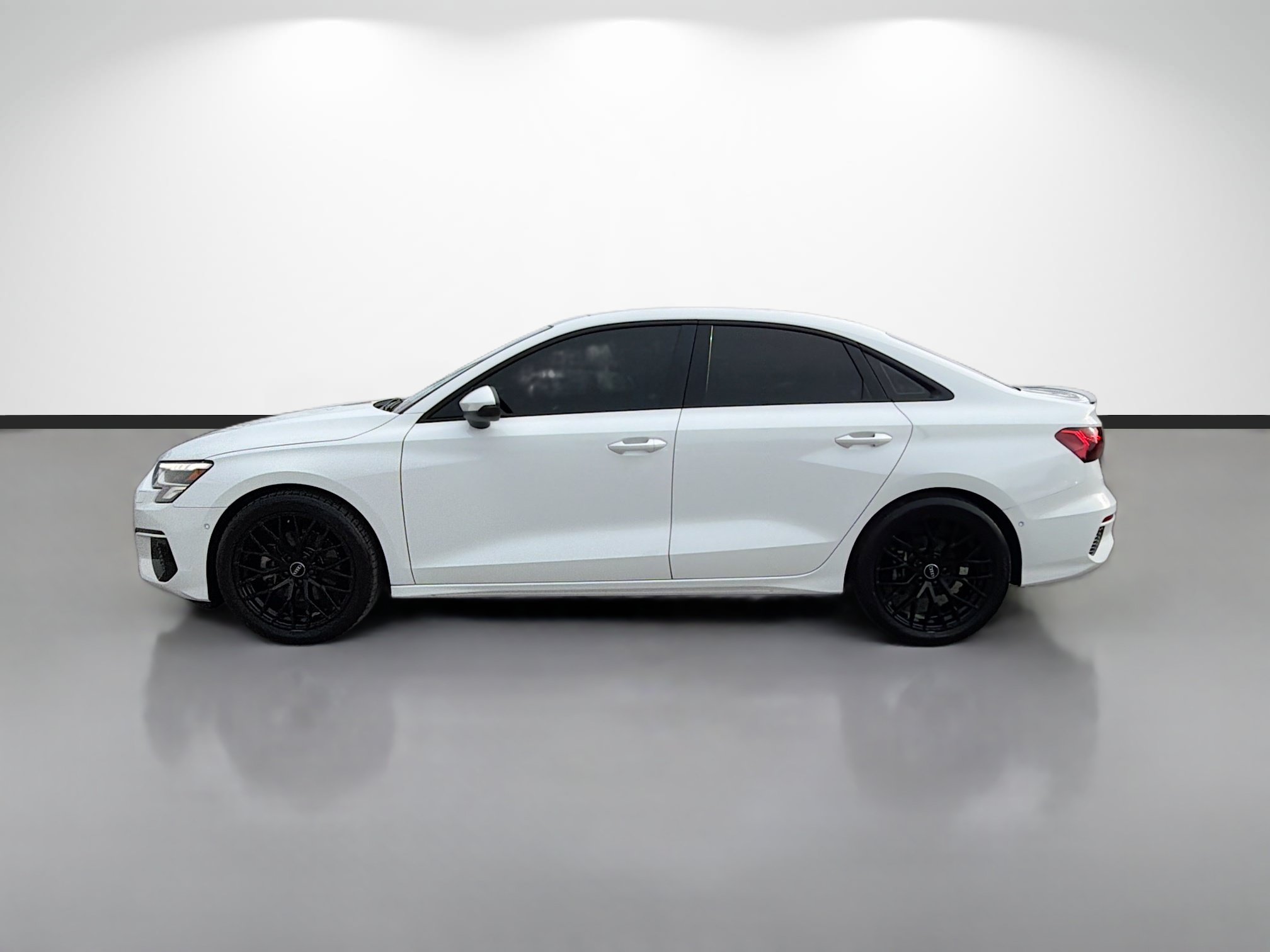 Used 2024 Audi A3 2.0T Premium Plus AWD/4WD image 2