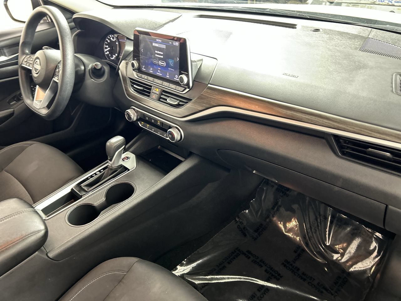 Used 2025 Nissan Altima 2.5 SV FWD image 27