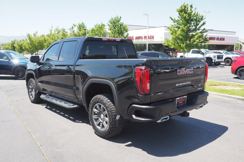 Used 2024 GMC Sierra 1500 AT4 w/ Technology Package AWD/4WD image 5