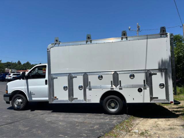New 2025 Chevrolet Express 4500 w/ Power Convenience Package image 2