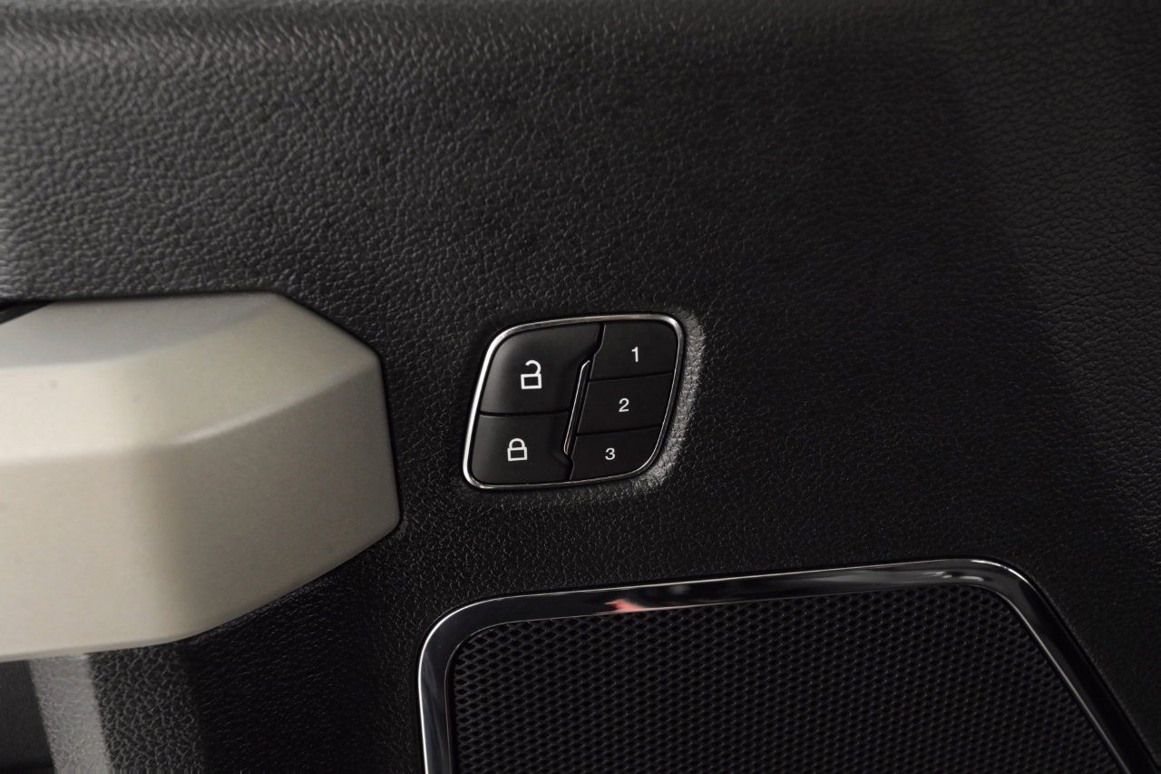 Used 2019 Ford F250 Lariat w/ Lariat Ultimate Package image 28