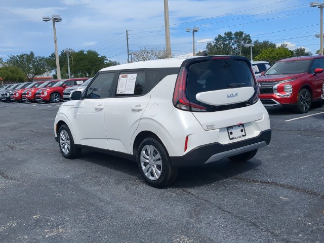 Used 2025 Kia Soul LX FWD image 8