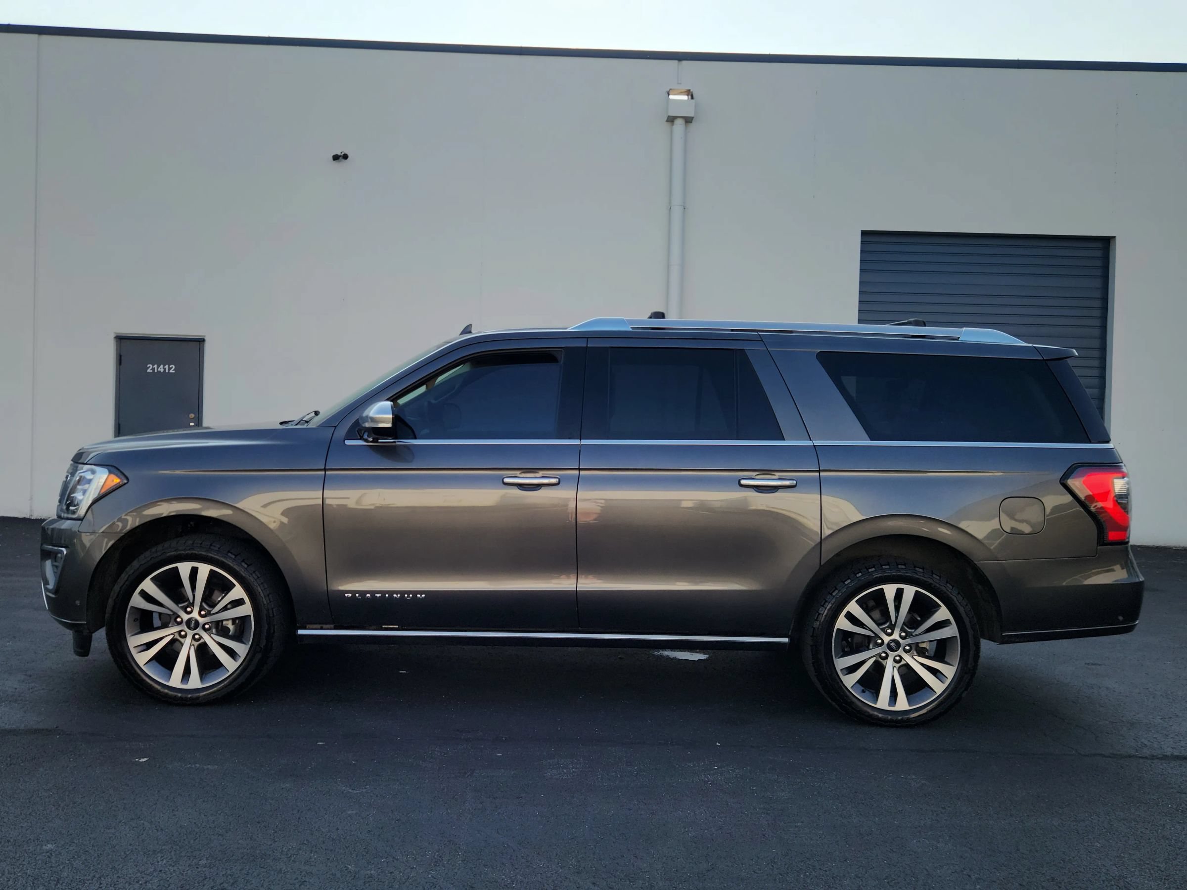 Used 2021 Ford Expedition Max Platinum AWD/4WD image 2