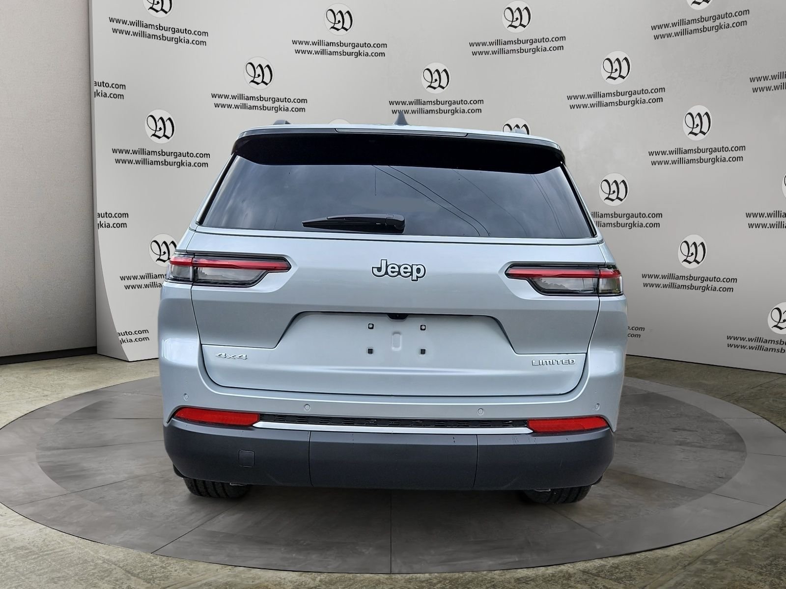 New 2026 Jeep Grand Cherokee L Limited w/ MOPAR Finishing Package AWD/4WD image 4