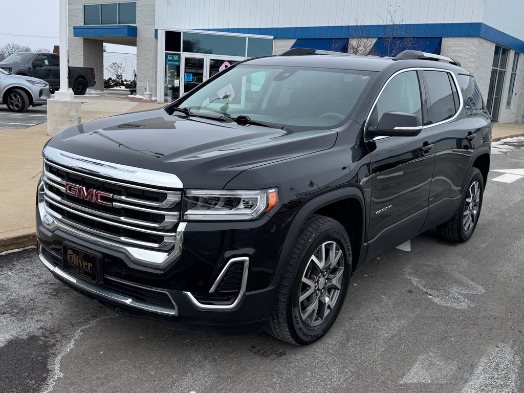 Used 2023 GMC Acadia SLE w/ Driver Convenience Package FWD image 4