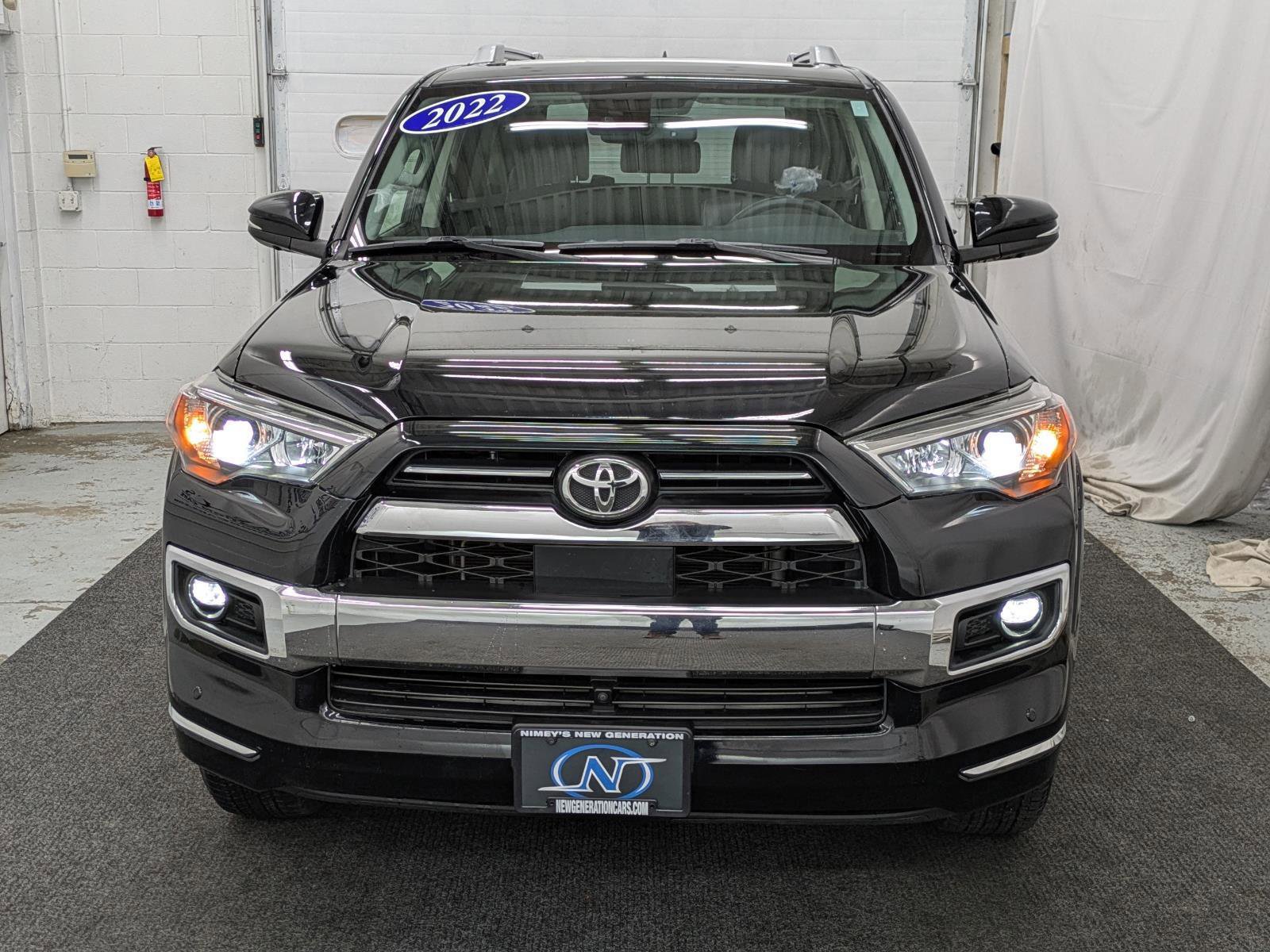 Used 2022 Toyota 4Runner Limited image 18