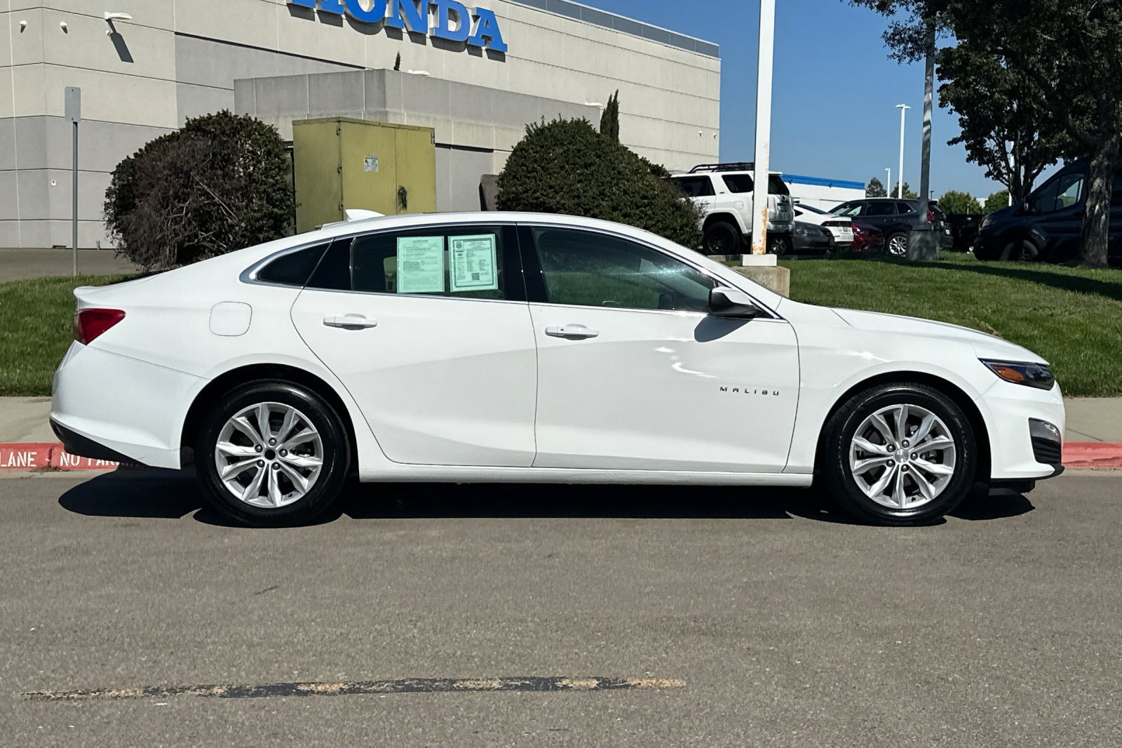 Used 2023 Chevrolet Malibu LT FWD image 3