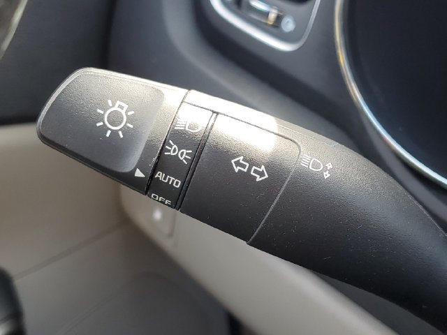 Used 2020 Kia Sedona EX FWD image 13