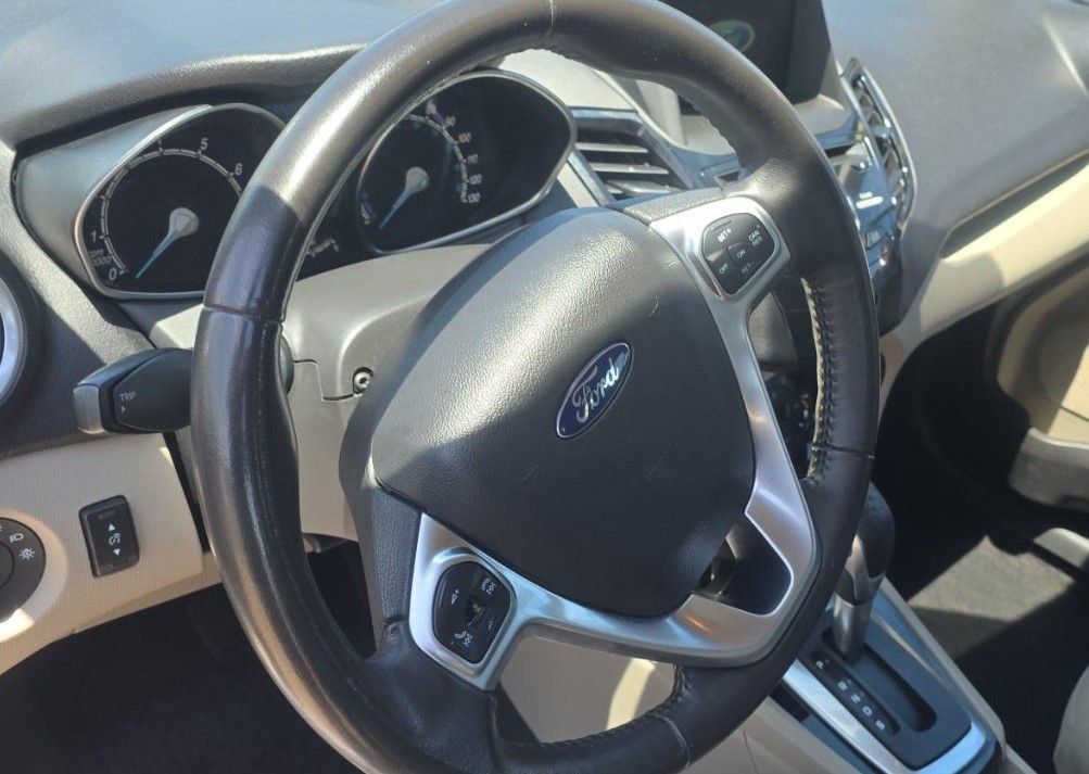 Used 2016 Ford Fiesta Titanium FWD image 7
