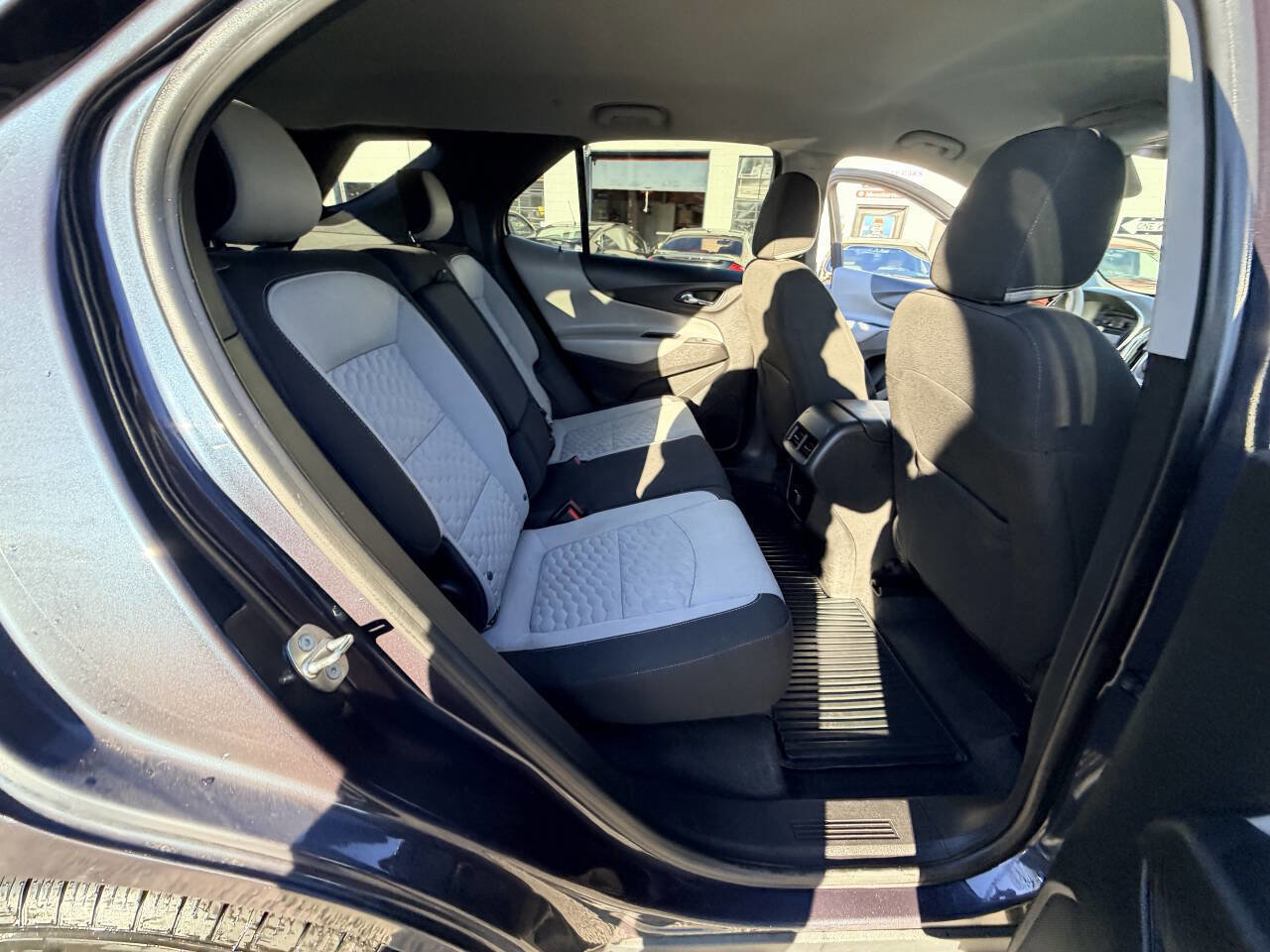 Used 2018 Chevrolet Equinox LT FWD image 47