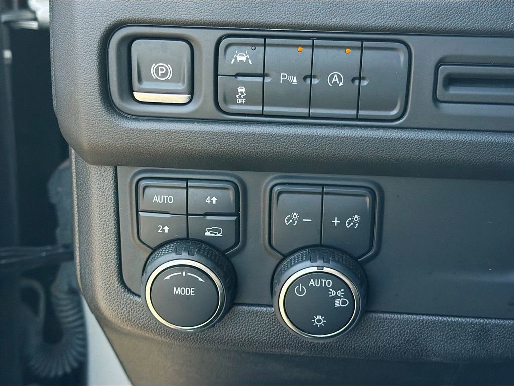 Used 2024 Chevrolet Tahoe LT image 38