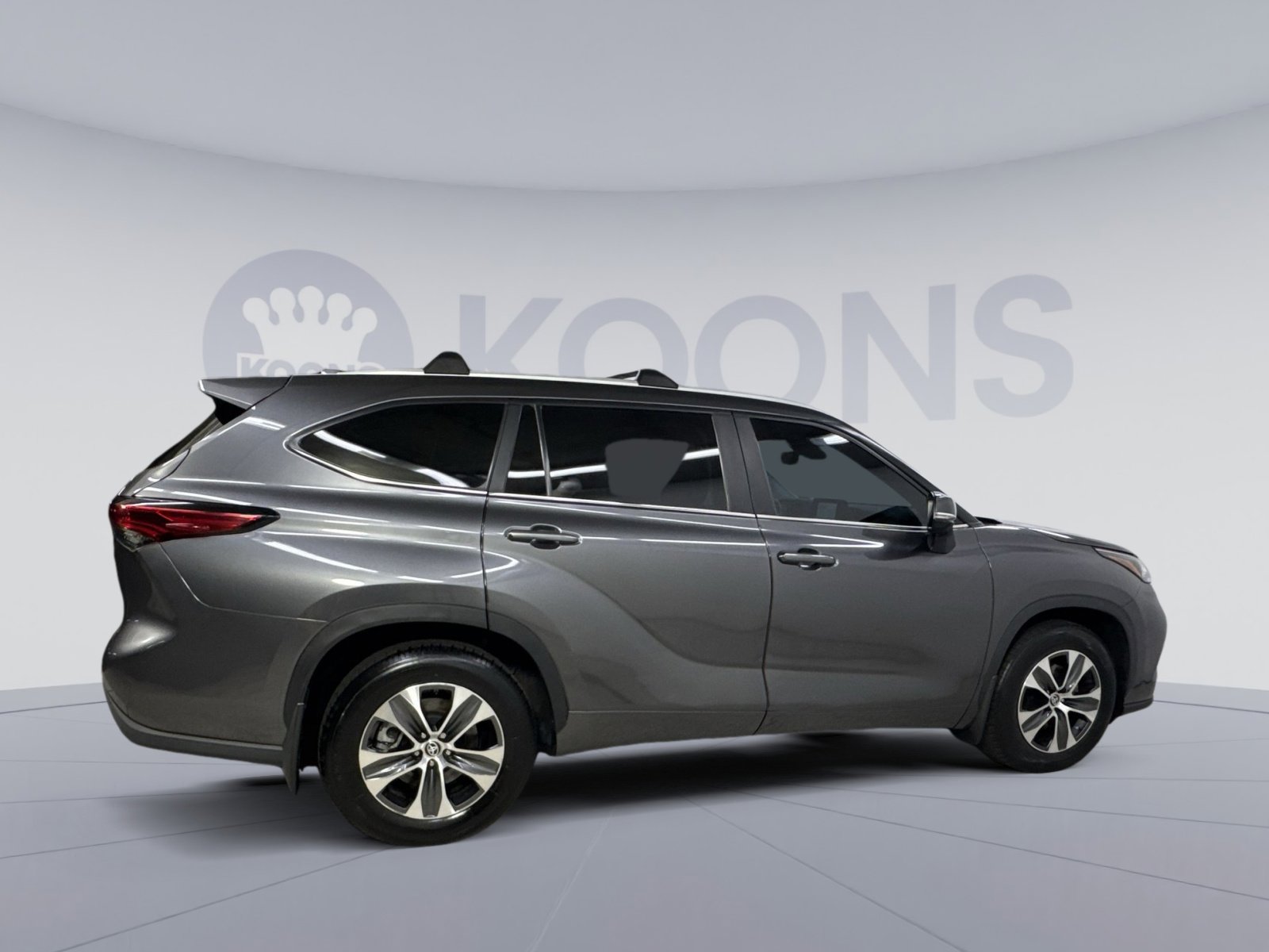 Used 2023 Toyota Highlander XLE FWD image 21