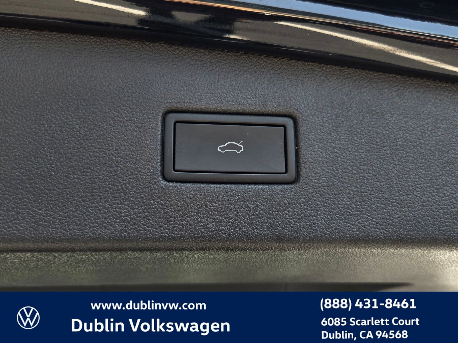 Certified 2022 Volkswagen Tiguan SE FWD image 24