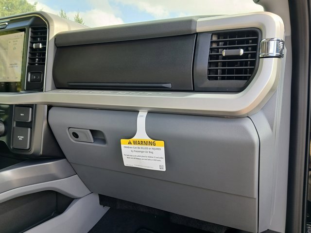 New 2025 Ford F250 XLT w/ Black Appearance Package image 27
