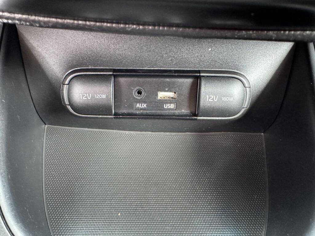 Used 2018 Kia Soul + image 18