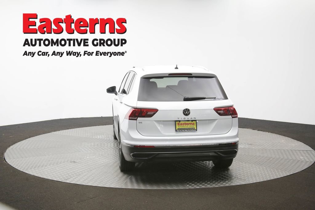 Used 2024 Volkswagen Tiguan SE image 36