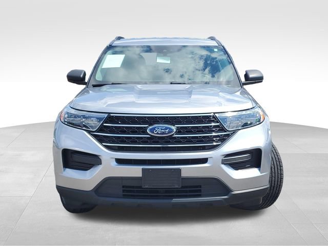 Used 2021 Ford Explorer XLT AWD/4WD image 2
