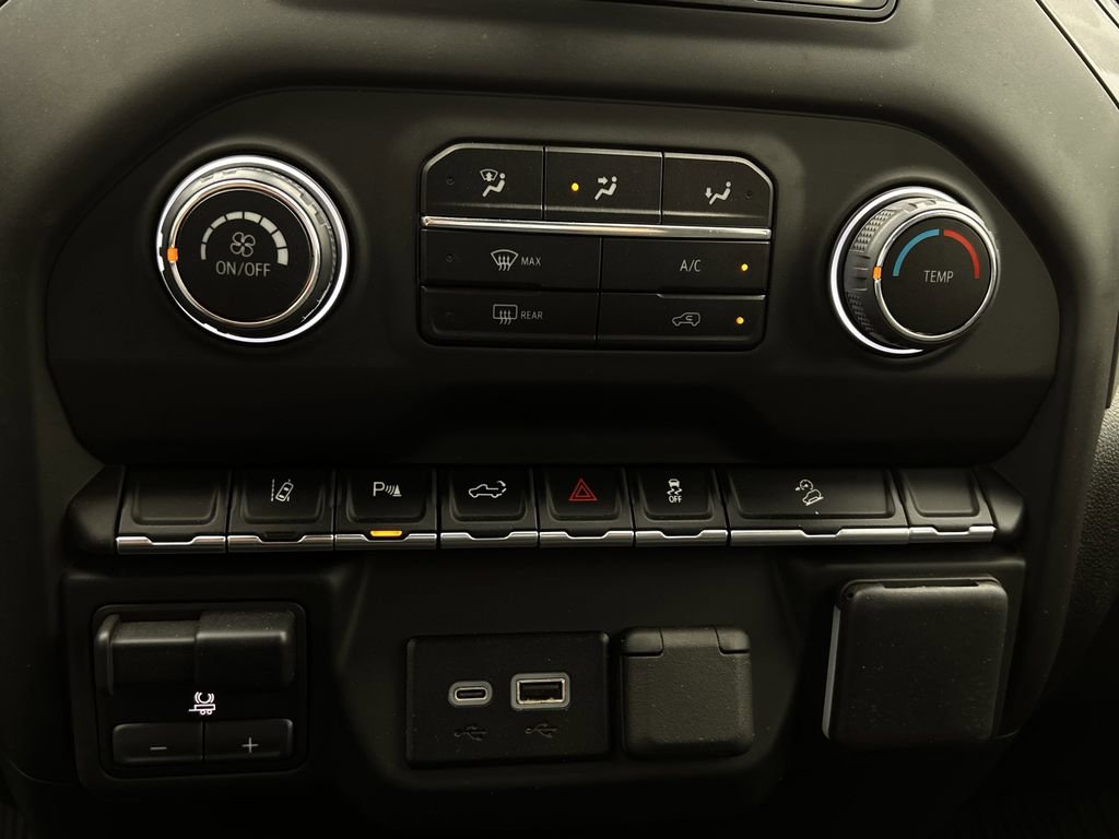 Used 2025 Chevrolet Silverado 2500 Custom w/ Custom Value Package image 19