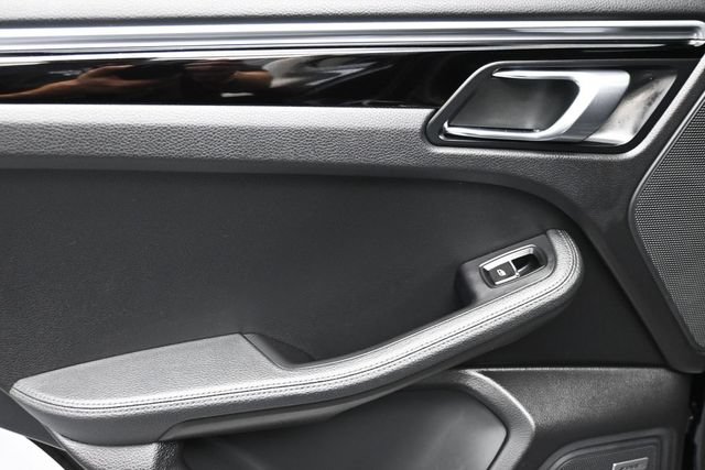 Used 2020 Porsche Macan AWD/4WD image 11