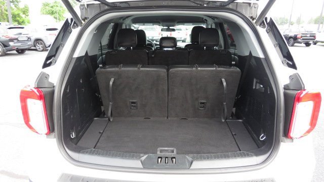 Certified 2023 Ford Explorer XLT w/ Equipment Group 202A image 28