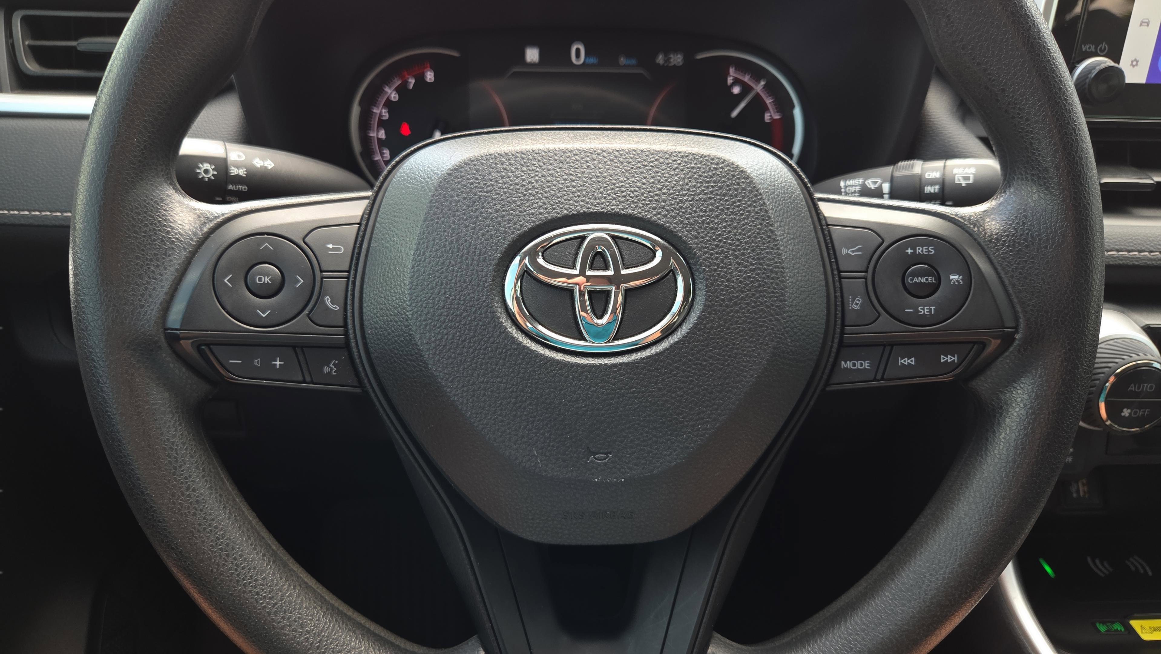 Certified 2024 Toyota RAV4 XLE FWD image 28