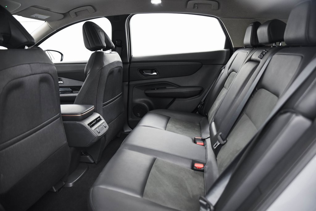 Used 2023 Nissan Ariya AWD image 14