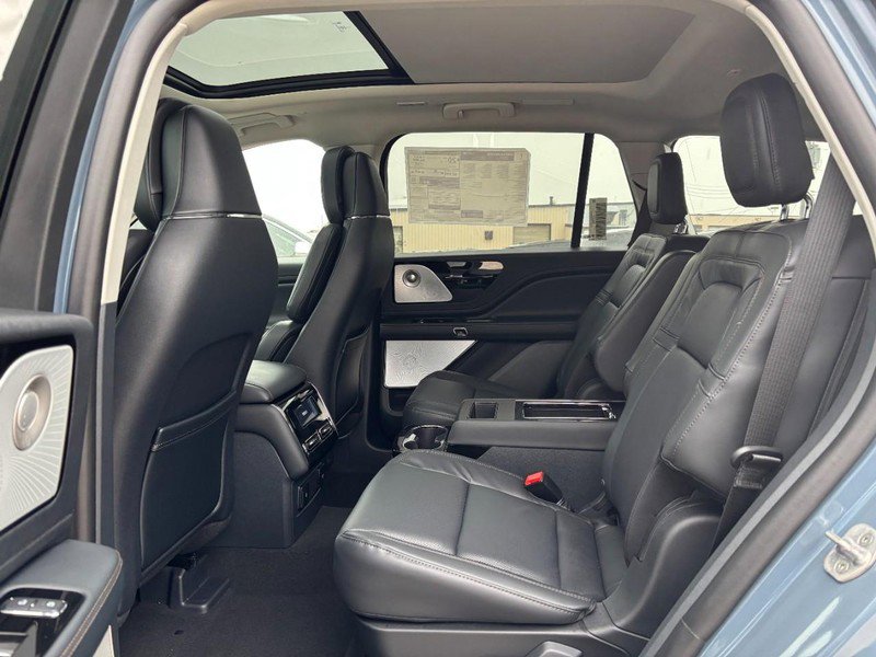 New 2026 Lincoln Aviator Reserve AWD/4WD image 11