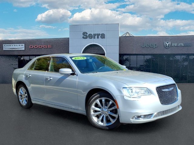 Used 2019 Chrysler 300 Touring L w/ Quick Order Package 22F AWD/4WD image 1
