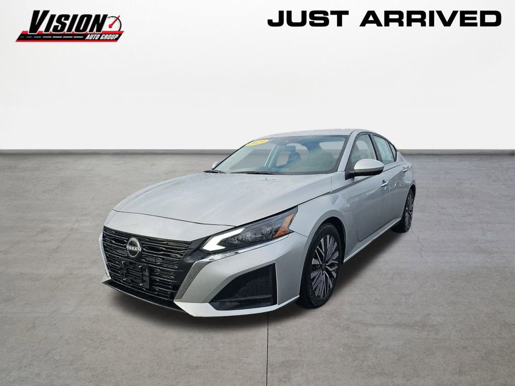 Used 2023 Nissan Altima 2.5 SV
