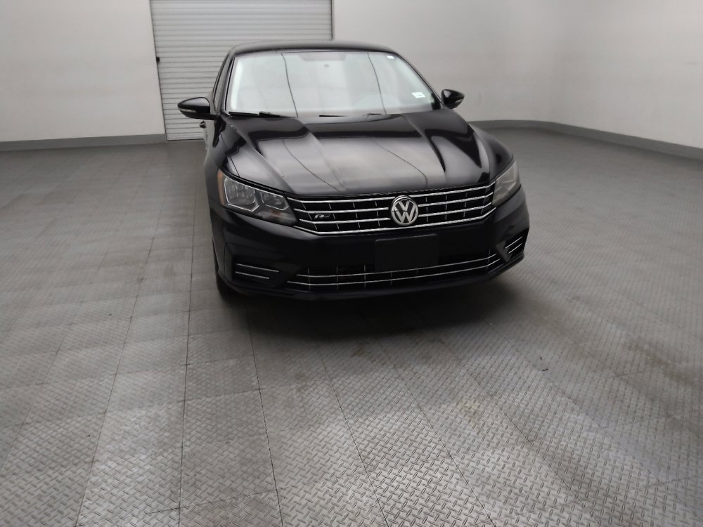 Used 2018 Volkswagen Passat 2.0T R-Line FWD image 14