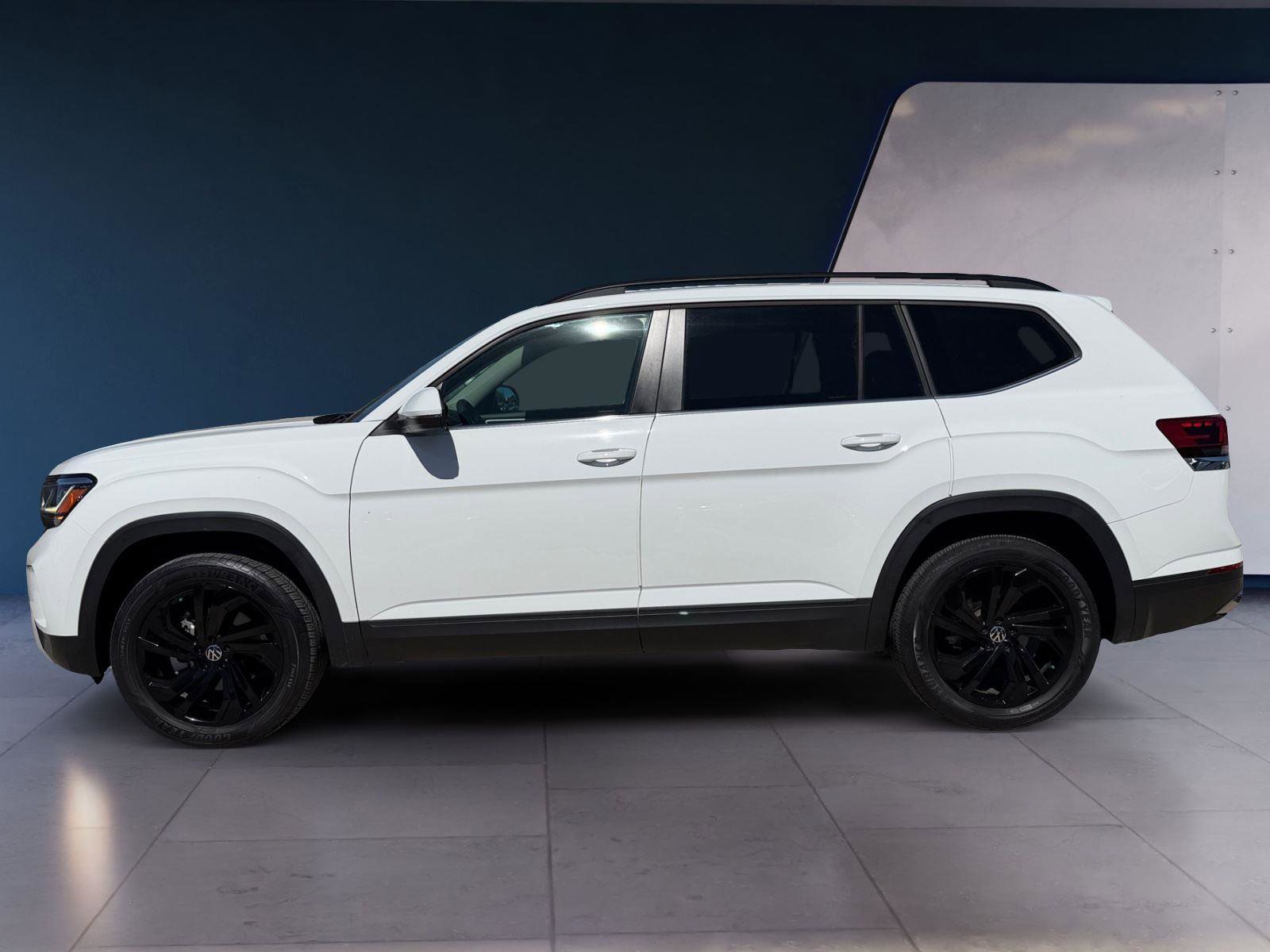 Used 2022 Volkswagen Atlas SE image 2