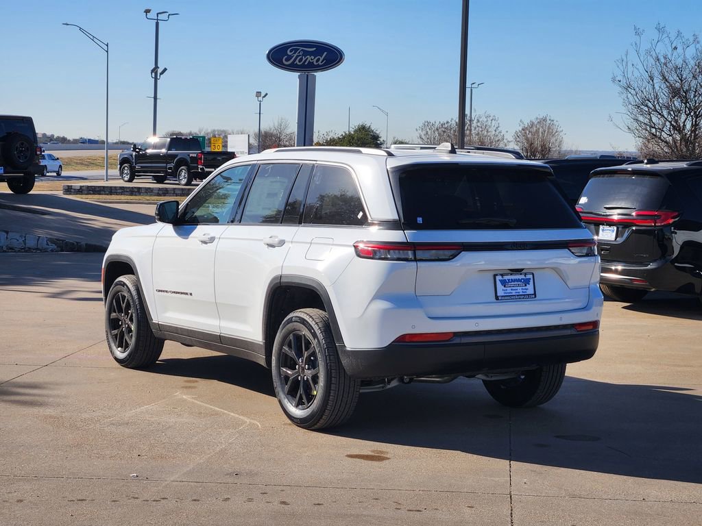 New 2026 Jeep Grand Cherokee Altitude RWD image 3