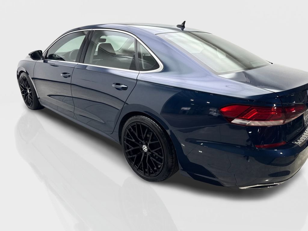 Used 2022 Volkswagen Passat 2.0T SE FWD image 14