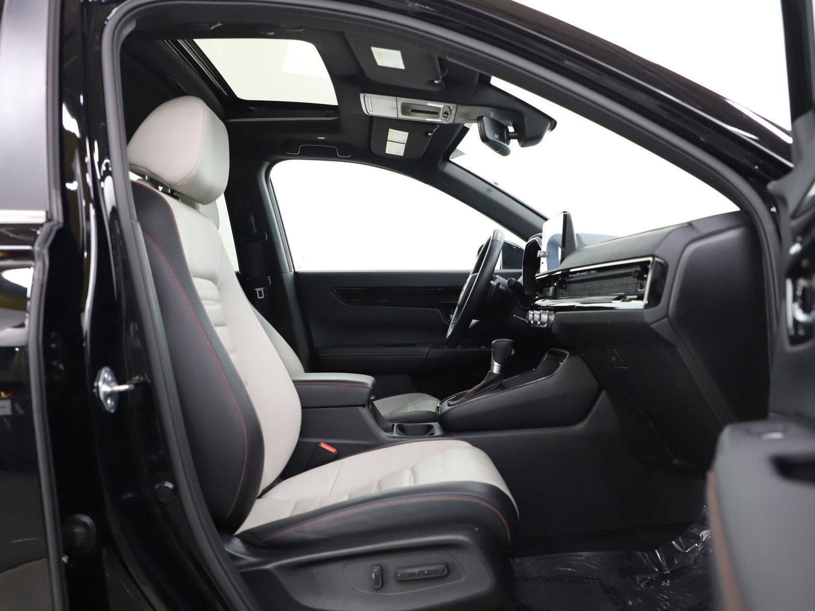 Used 2025 Honda CR-V Sport Touring image 11
