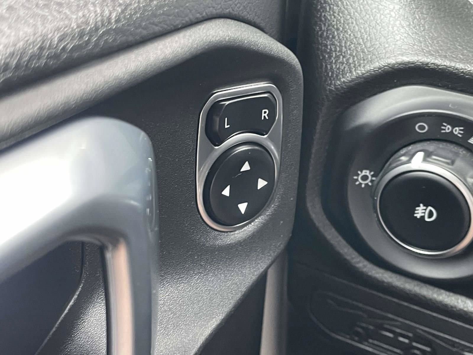 Used 2024 Jeep Wrangler Unlimited Sport AWD/4WD image 18