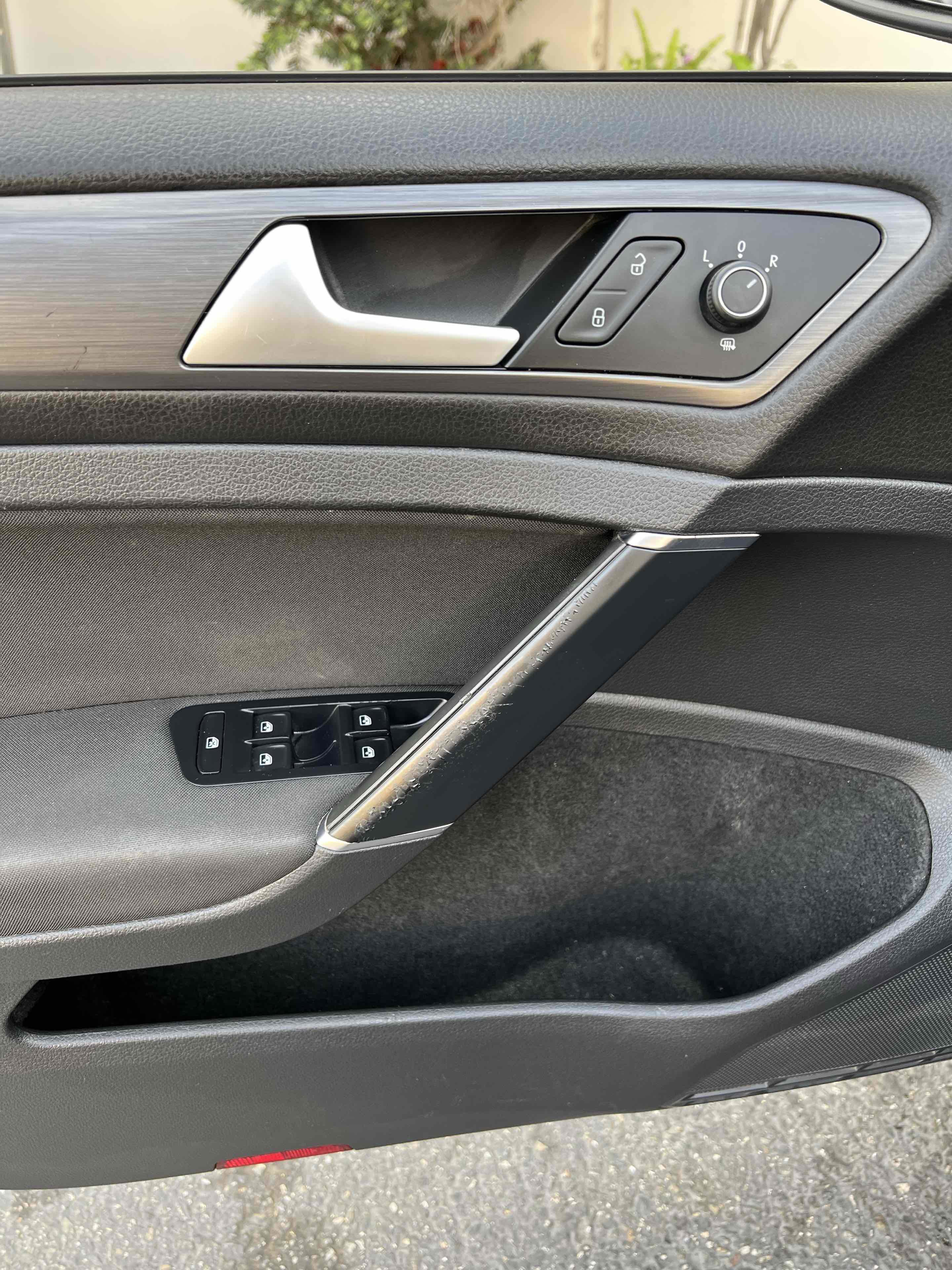 Used 2019 Volkswagen e-Golf SE w/ Driver Assistance Package image 81