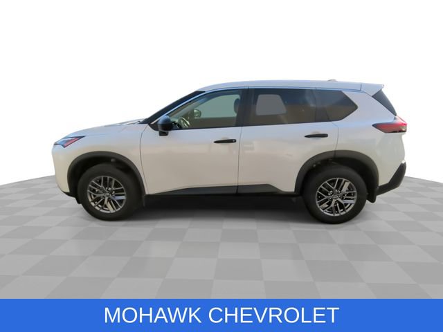 Used 2023 Nissan Rogue S image 6