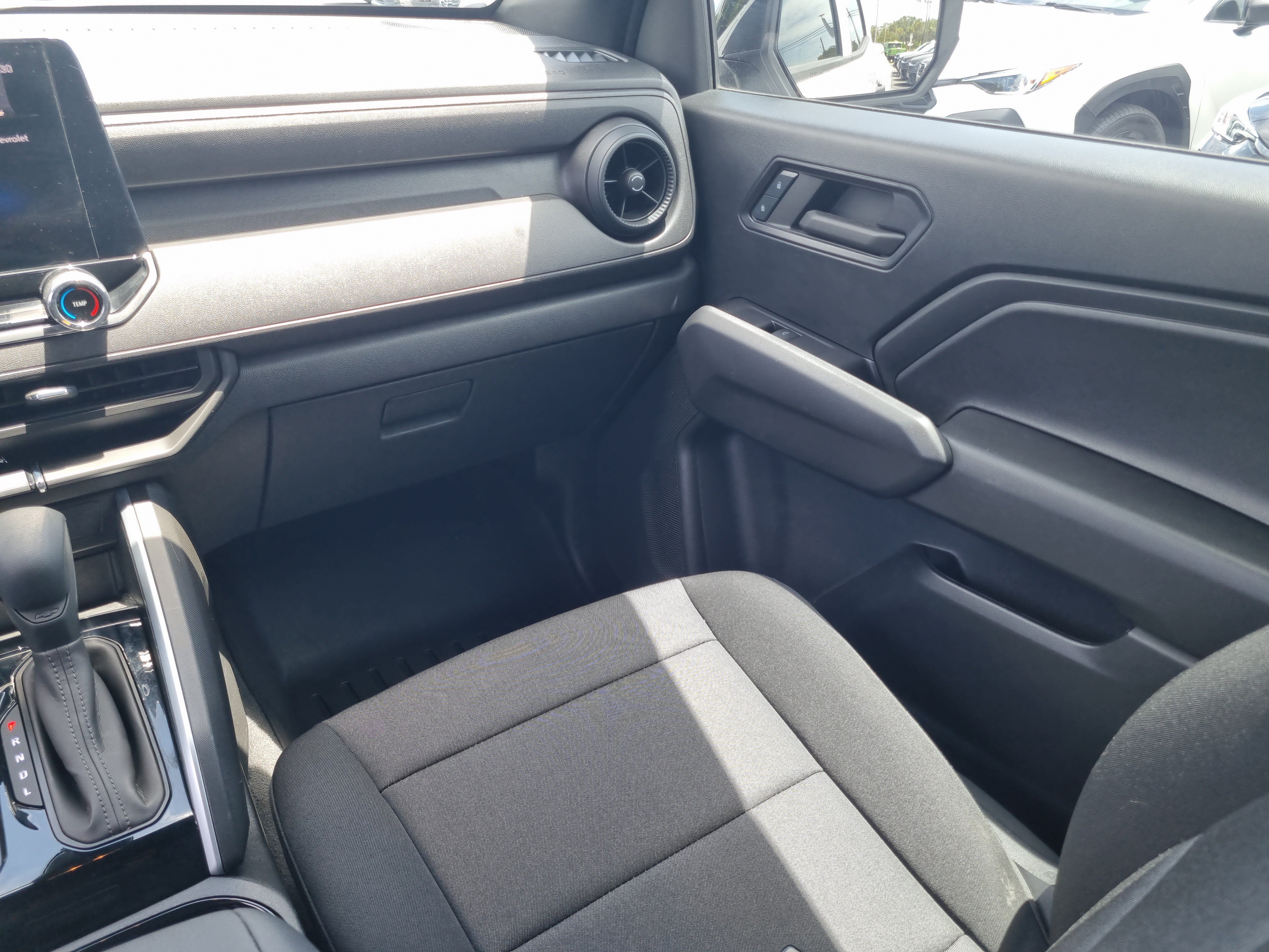 Used 2024 Chevrolet Colorado W/T w/ WT Convenience Package II RWD image 16
