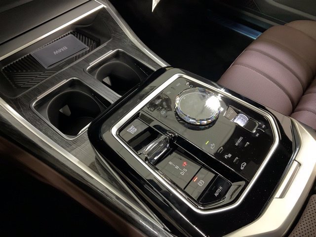 Used 2025 BMW 750e xDrive AWD/4WD image 20