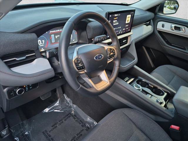 Used 2025 Ford Explorer Active RWD image 10