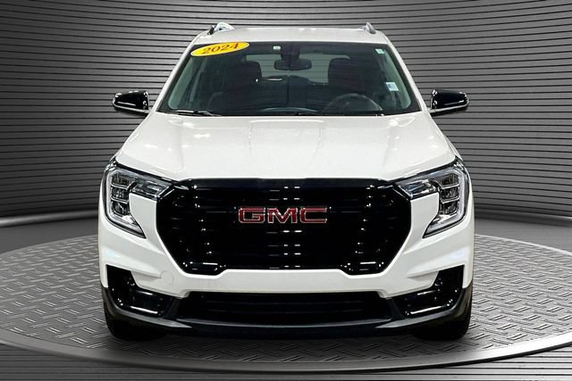 Certified 2024 GMC Terrain SLE w/ Driver Convenience Package FWD image 2