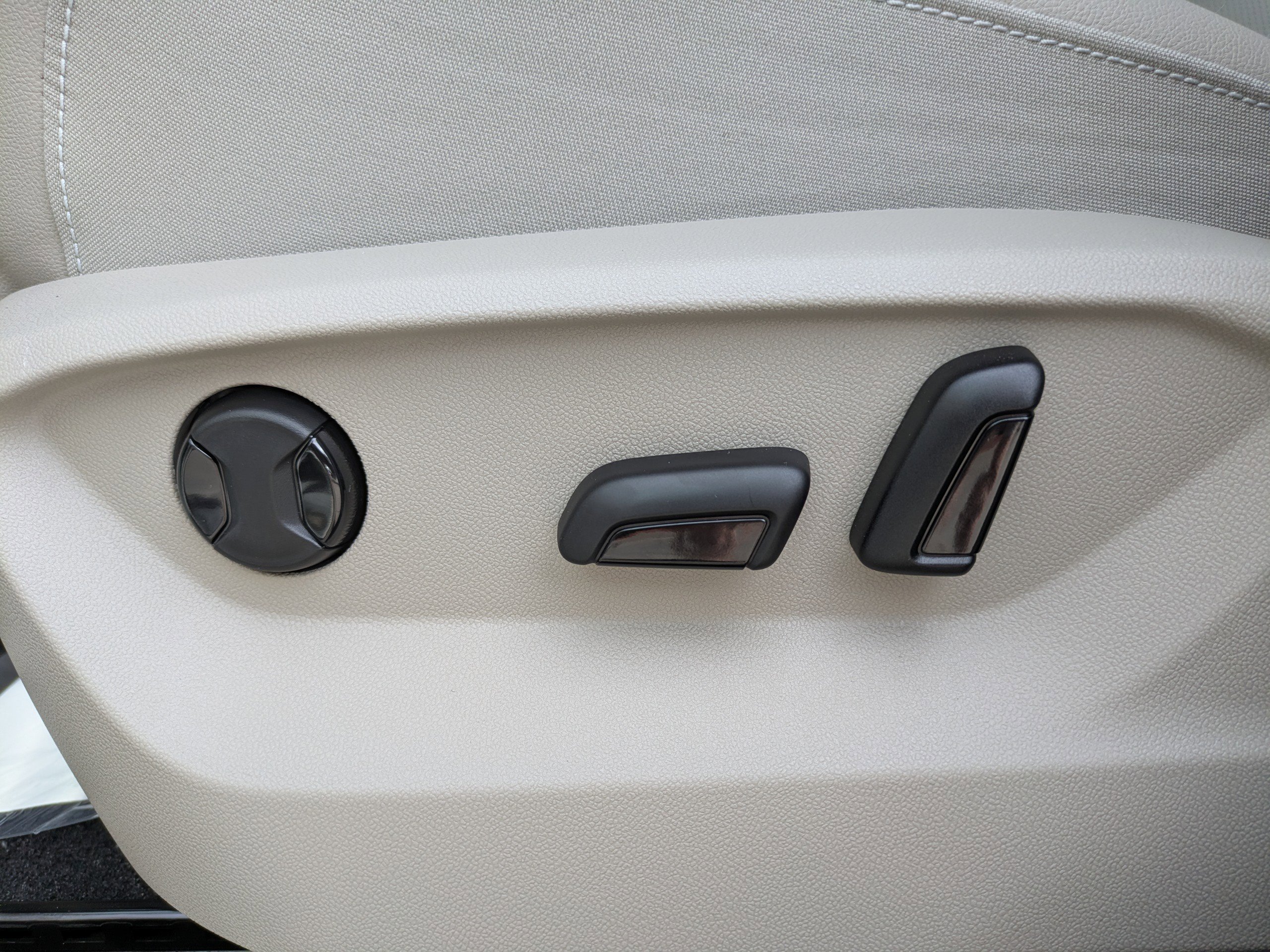 New 2026 Volkswagen Atlas SE image 21