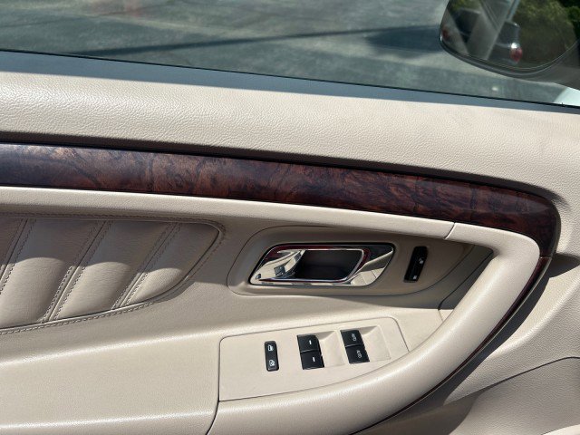 Used 2011 Ford Taurus Limited FWD image 10