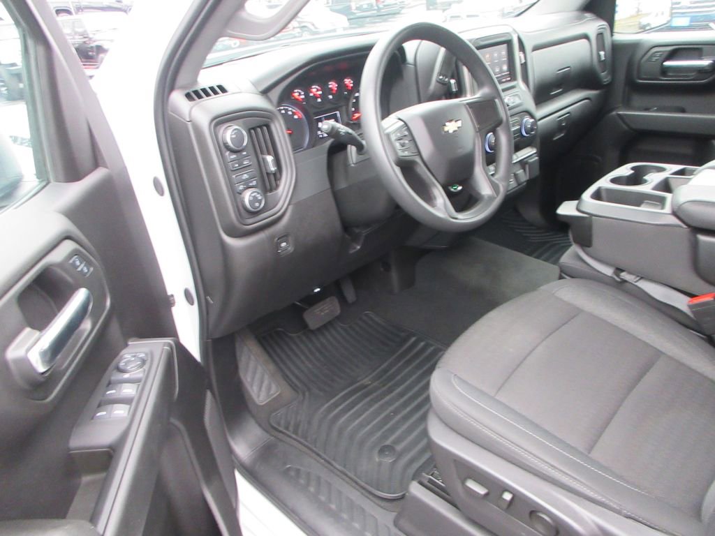 Certified 2024 Chevrolet Silverado 1500 Custom w/ Turbomax Blackout Package image 13