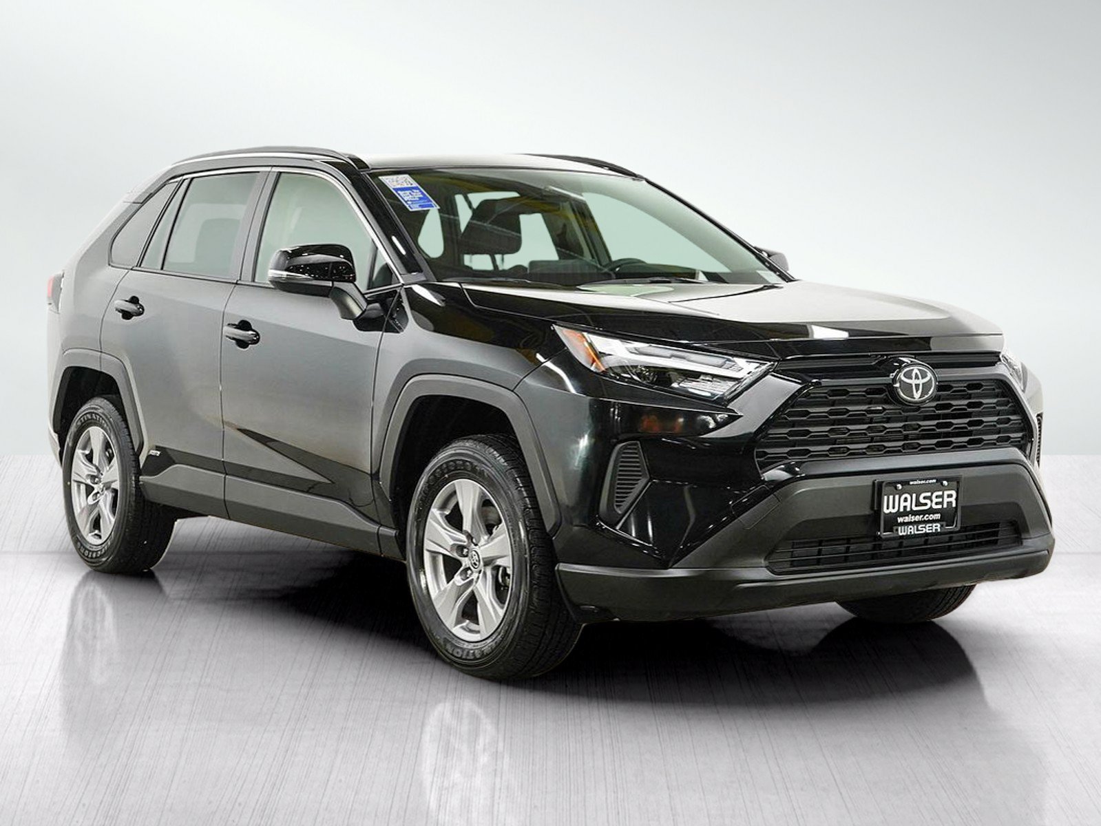 Used 2025 Toyota RAV4 XLE AWD/4WD image 7