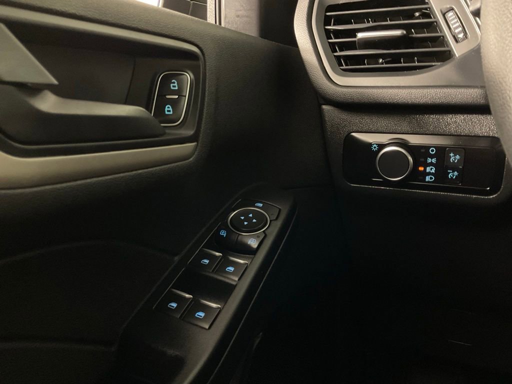 Certified 2022 Ford Escape SE w/ SE Sport Appearance Package image 19