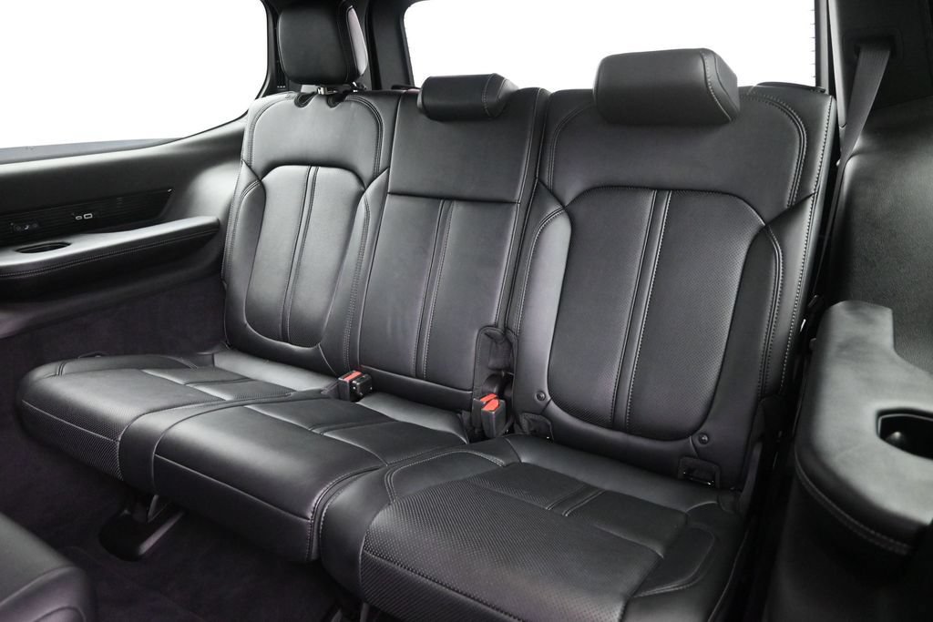 Used 2025 Jeep Grand Wagoneer 4WD image 16